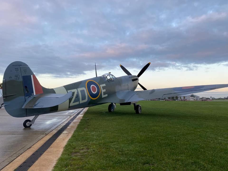 UltimateWarbird's tweet photo. Presenting MH415

#spitfire #MH415 #warbird #avgeek #aviationphotography #aircraft #WWIII #v12 #airshow #aviationlovers #aviation #airplane #aviationgeek #aviationdaily #planespotting #pilot https://t.co/MjY71JrKZy