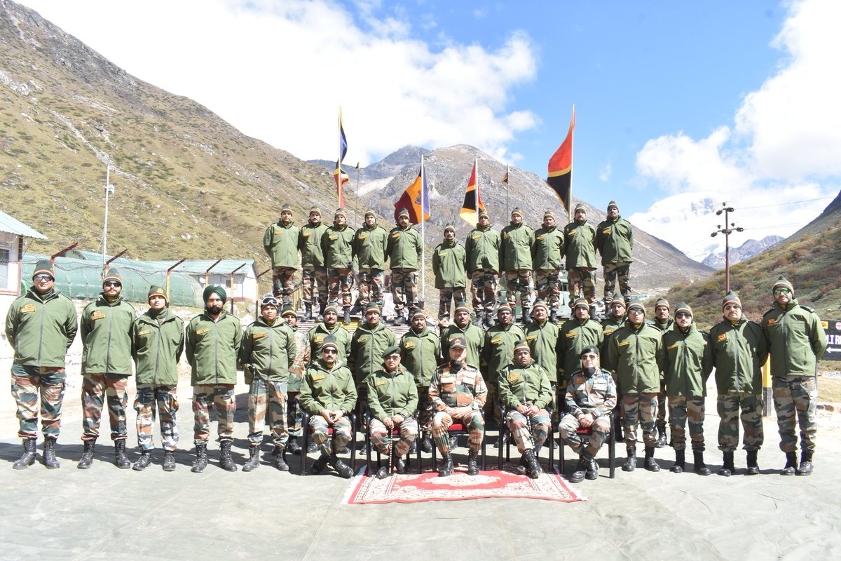 prodefencechan1's tweet photo. #WesternArmyCommander reviewed North Sikkim Border for ops preparedness. He commended the troops for high level of ops readiness and exhorted all ranks to continue working with zeal and be prepared for any future challenges.@SpokespersonMoD @adgpi @DDNewslive
@PIB_India https://t.co/hTOhhatT3p