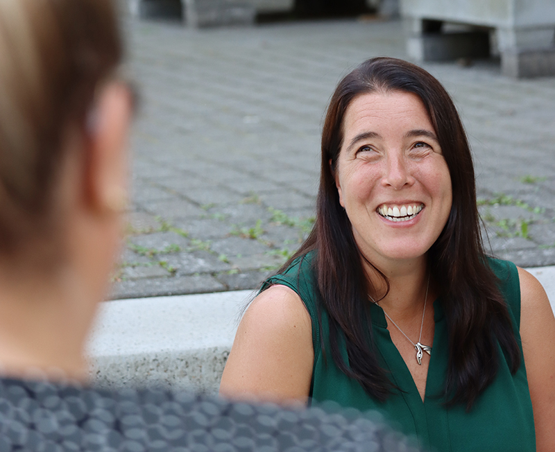 "Makker zoekt de samenwerking op met andere instanties, dat vind ik het toffe aan Makker" - Marieke ambulant begeleider. Benieuwd hoe Makker dat doet?  makker.info/wie-helpt-jou/…