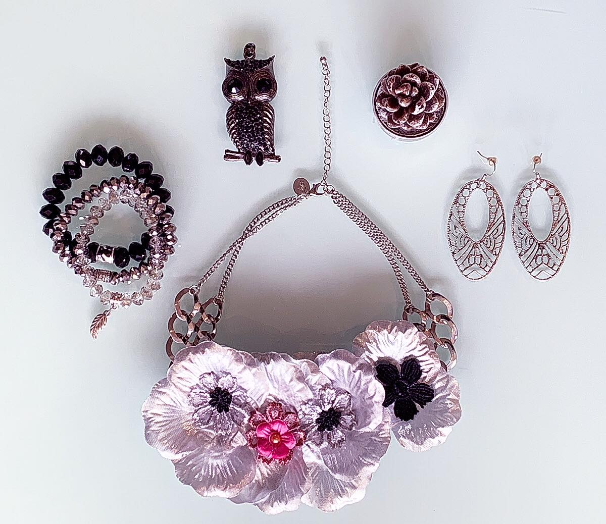 1giftworldcom's tweet photo. Check out: 'Splendour' Recycled Handmade Necklace, Semi-Precious Stones Bracelets &amp; Matching Earrings
@:
https://t.co/mNcg2mV7OL
Also:
-https://t.co/X7IgTgJBPk
-https://t.co/SDpU1pWffa
-https://t.co/IAszj4ZaYM
#gifts #fashionaccessories #jewellery #handmade #craft #recylefashion https://t.co/DdOmd9vciB