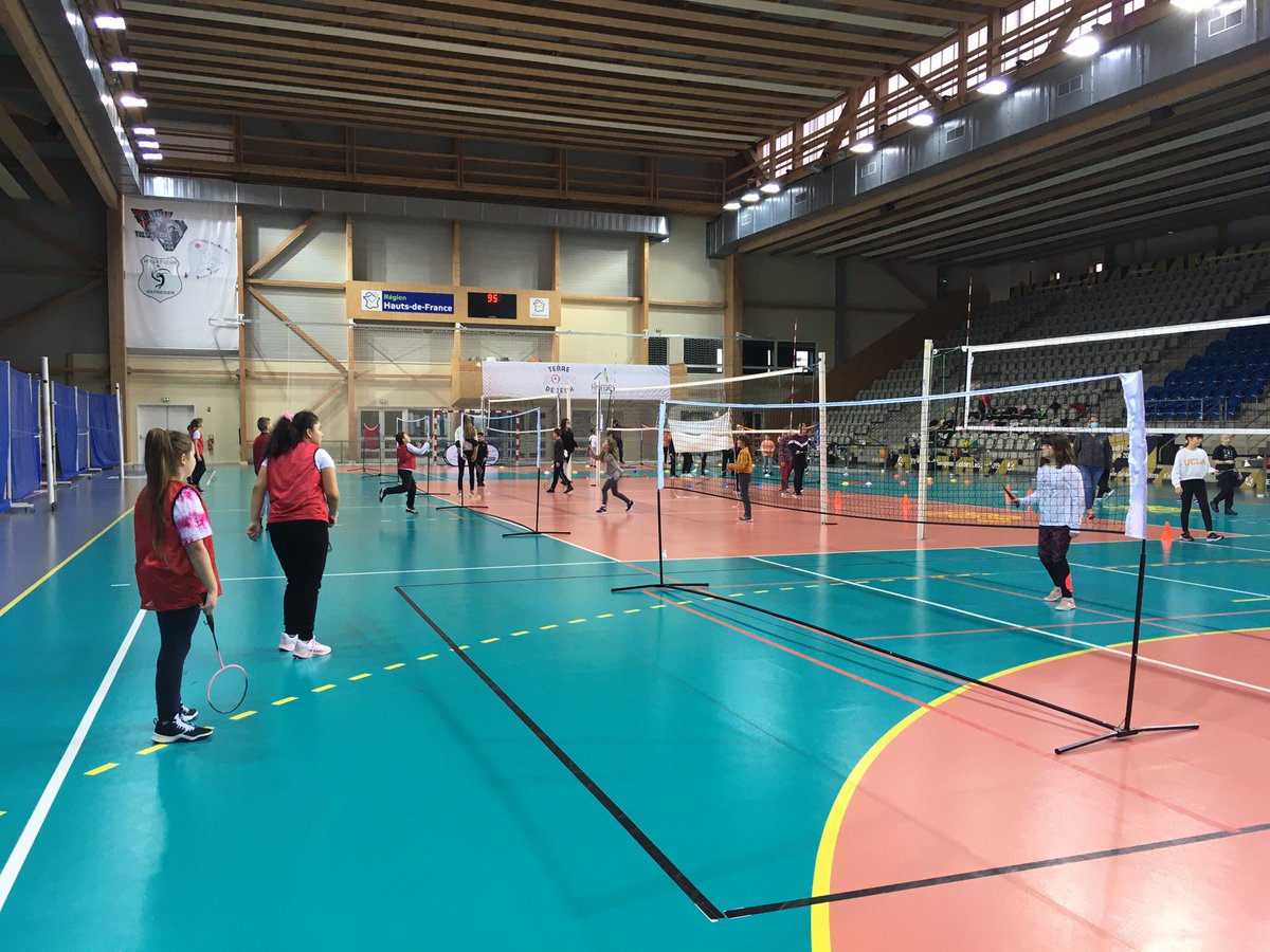 USEP62's tweet photo. #RencontreUSEP #Badminton Reprise de nos Rencontres #USEP en présentiel aujourd’hui à @VilleDeHarnes : Rencontre #Badminton avec plus de 130 enfants sur la journée ! Au programme : Béret, Match, Parcours, Zones.. Les enfants étaient heureux de se retrouver et de vivre ensemble ! https://t.co/iN9O2iToJZ