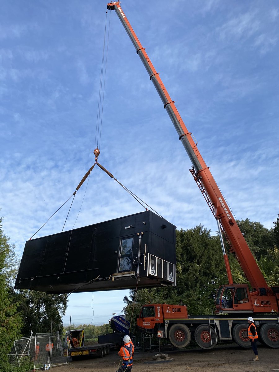 FirstForSpaceL1's tweet photo. 3 bay Modular building installation #quality #firstforspace https://t.co/T9lHQUy5tv
