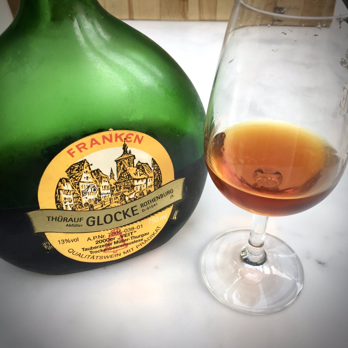 pineswines's tweet photo. Glocke 2000 Trockenbeerenauslese dessert Wine from Germany on Sat eve. It had raisins caramel and  spice, prune and raisin fruit given great complexity. Stunning! 
#wine #germanwine #franken #dessrtwine #trockenbeerenauslese #botrytis #sweetwine #winetastinglondon #winetasting https://t.co/WmxEyAEfrx