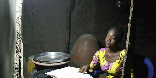 learning4_all's tweet photo. @kachibenson‘s #VR #film #DaughtersofChibok immerses #viewers in a story the #world must never forget #humanrights #SayHerName #Africa #VeniceFilmFestival #BokoHaram #youngadult #UN #UNESCO #PlanetClassroom #YA #tech https://t.co/kPZsjwzBqE https://t.co/SjpmD4csKk