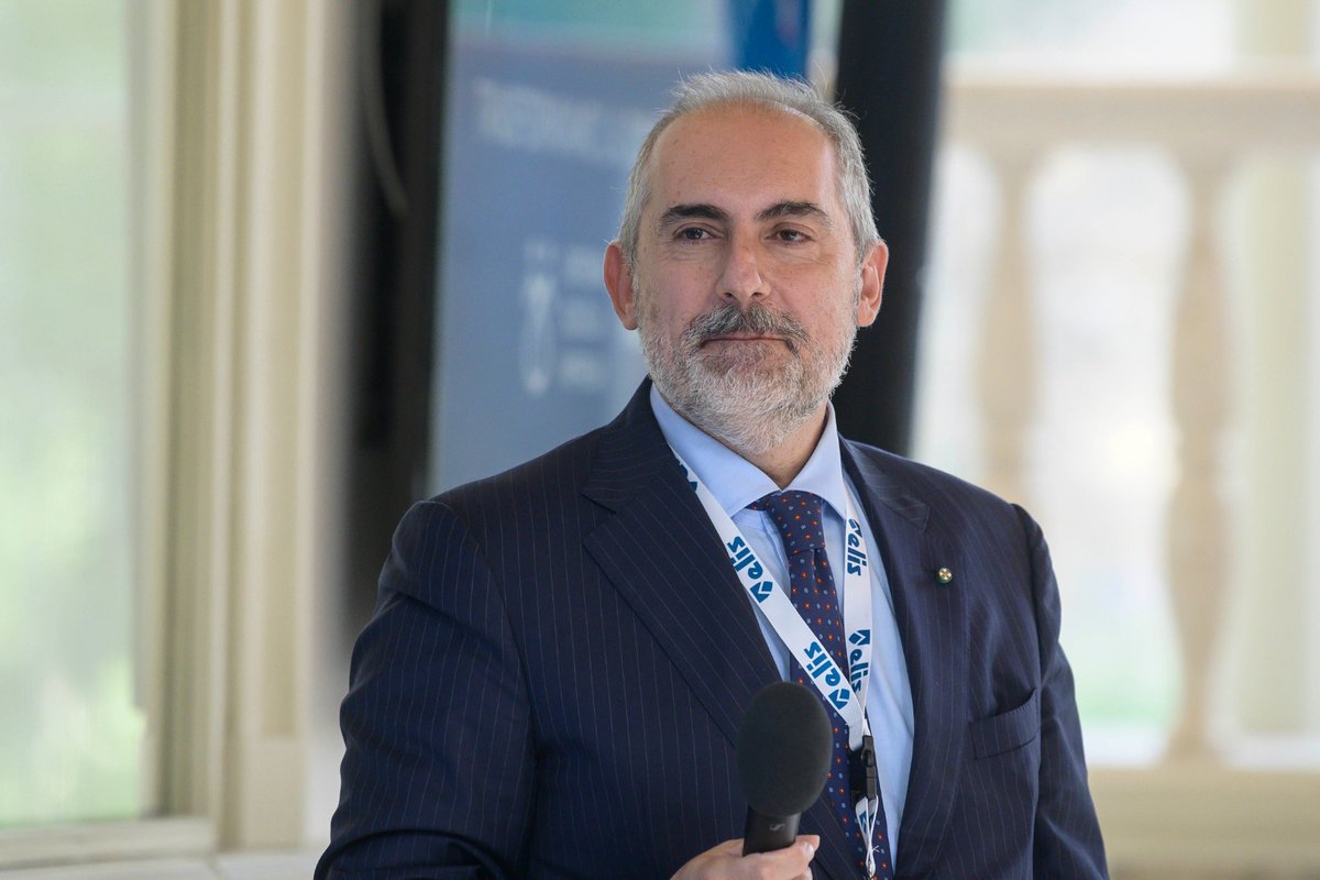 "Investire sui giovani, educarli a essere agenti del cambiamento e orientarli alle professioni del futuro è una delle principali sfide che abbiamo come manager e come persone". Lo ha detto l'ad #Terna Stefano Donnarumma all’iniziativa #MindsetRevolution <a href="/centroELIS/">ELIS</a> <a href="/LuissBusiness/">Luiss Business School</a>