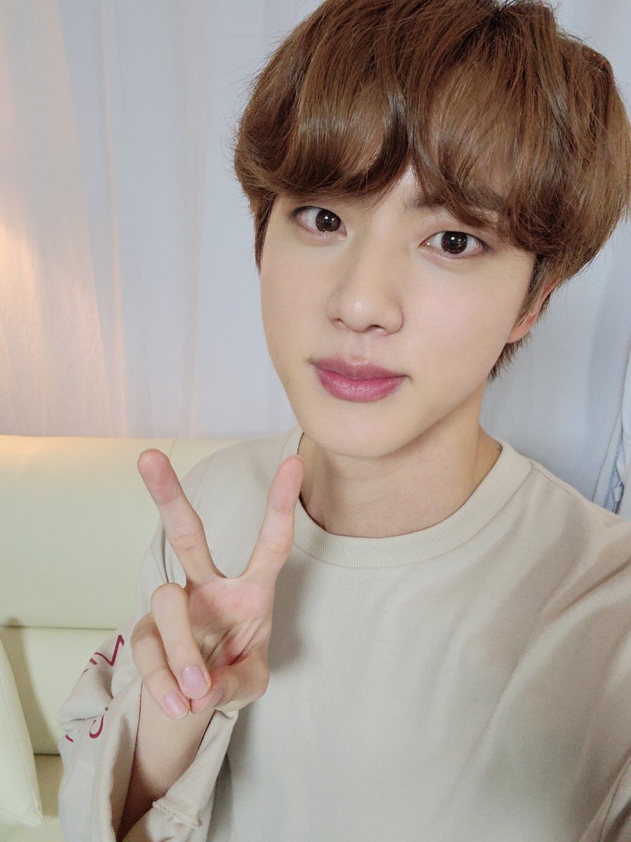 MulherdotaehOFC's tweet photo. Jin #JIN https://t.co/wWfsuRH94K