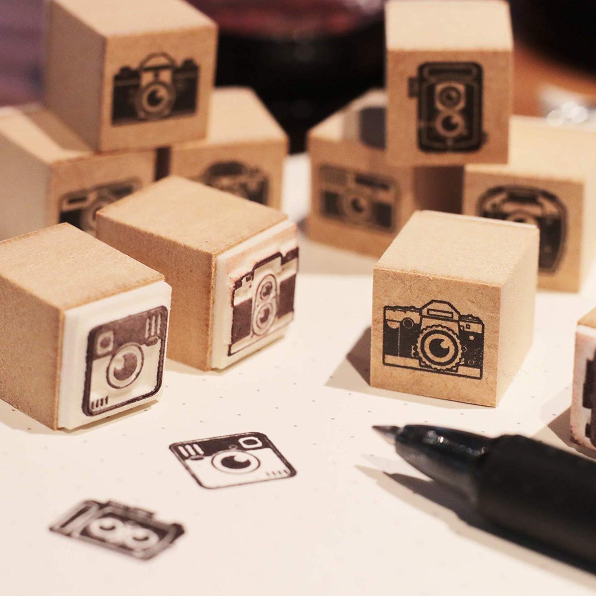 グラフラボ در توییتر グラフラボのカメラはんこは全国各地からご購入いただいている人気アイテムです 全30種類 すべて実在している カメラをモチーフに作られているんですよ カメラはんこ 10個セット No 21 30 V3 T Co Wvzjizxfxd Produced By