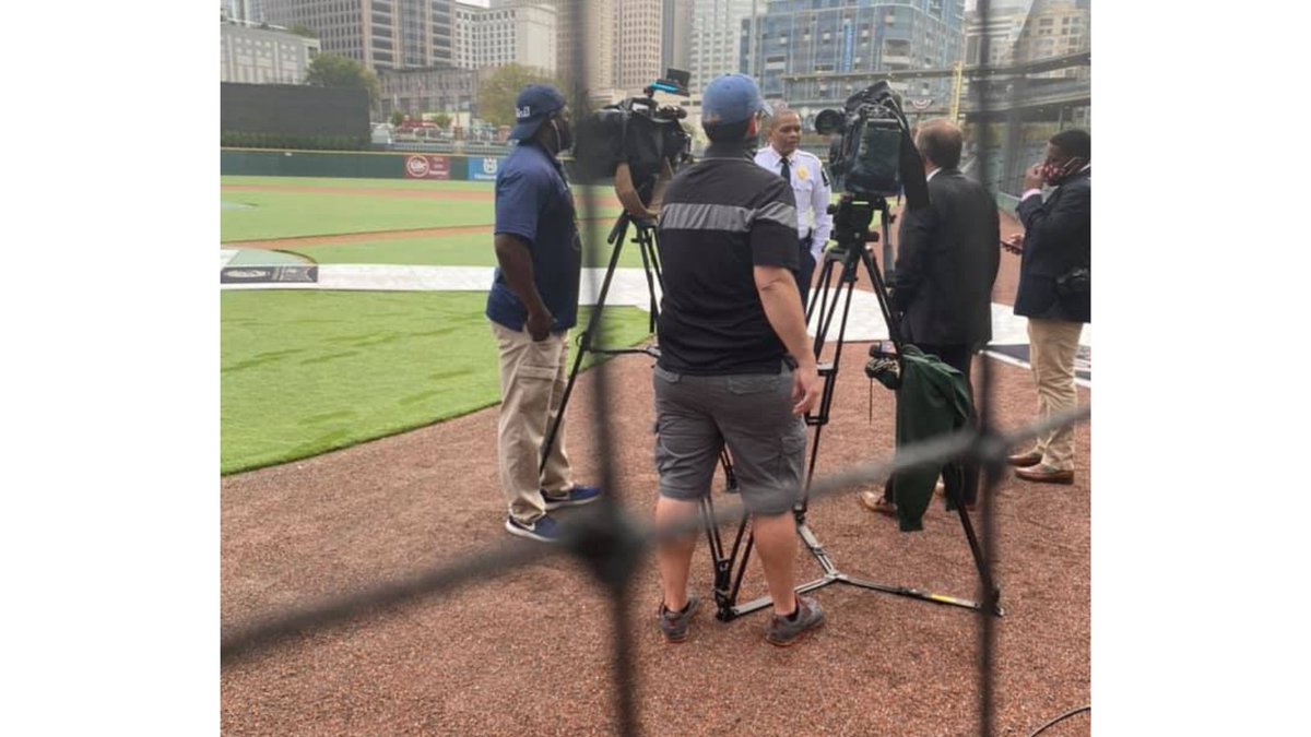 A little behind the scenes action at <a href="/HHBreakfastClub/">Hood Hargett Breakfast Club</a> this morning. Many thanks to <a href="/SpecNews1CLT/">Spectrum News 1 CLT</a> and <a href="/wsoctv/">WSOCTV</a> for coming out this morning for <a href="/CoachUrbanMeyer/">Urban Meyer</a>, the granting of a dream by <a href="/DreamOn3T/">DreamOn</a> and <a href="/CMPD/">CMPD News</a>’s school supply grants to five local schools.

#charlotte