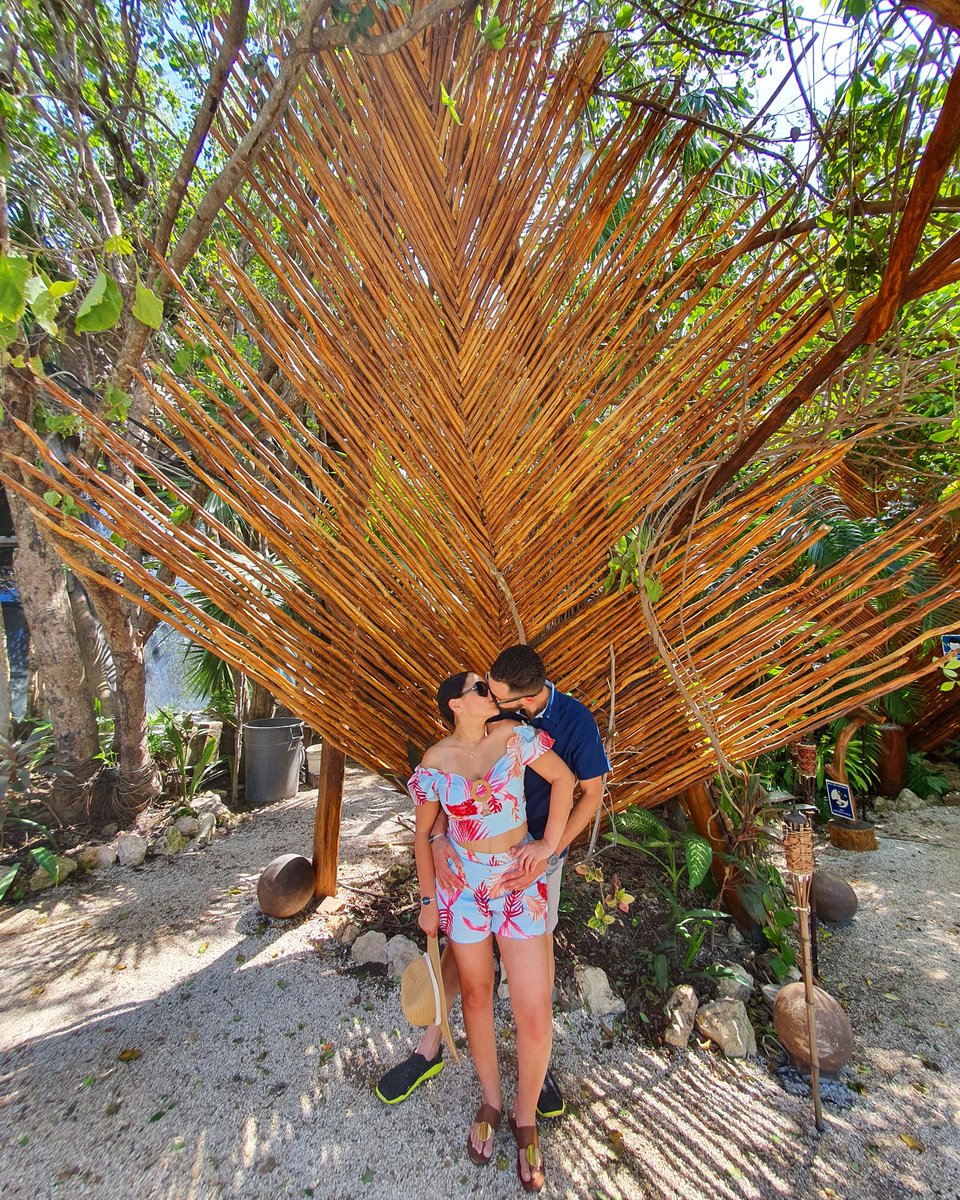 TurismoChannel's tweet photo. Pasamos un hermoso dia🤗 con estas dos parejas en nuestro tour privado en Tulum🌴🌿🇲🇽.  #tulummexico  #tulum #couple #travel #viajes #goodvibes  #fotografer  #photo  #photooftheday  #photography  #citytour #mexico #discovermexico #love #miami #cuba #family #familylove https://t.co/1rrFJfECPE