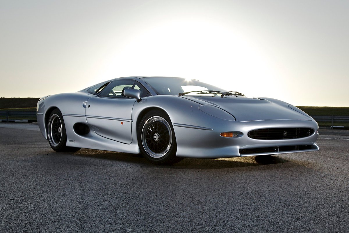 14/20I saw this on  #topgear the other night and it reminded me how beautiful this car is!!The  #Jaguar XJ220.I remember standing next to one of these in a car museum and thinking it was a monster!!! #top20  #carlist
