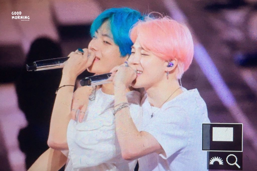 Even while performing, Jimin’s eye smile shines!