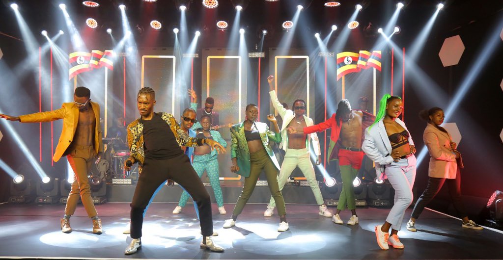 h2c_dance's tweet photo. Doing GOAT things with the 🐐 himself @IamApass and the FAM @h2c_dance #ugconnectpeaceandloveconcert 
Greatful for the Opportunity to work with the entire @FenonRecords @Bexx_A_Dj team on this production 🔥🤴🏿⭐️

📸 by @sammy_eye_
👔 by @spygudget256 / @SpyIconic https://t.co/i5acWBRvq5