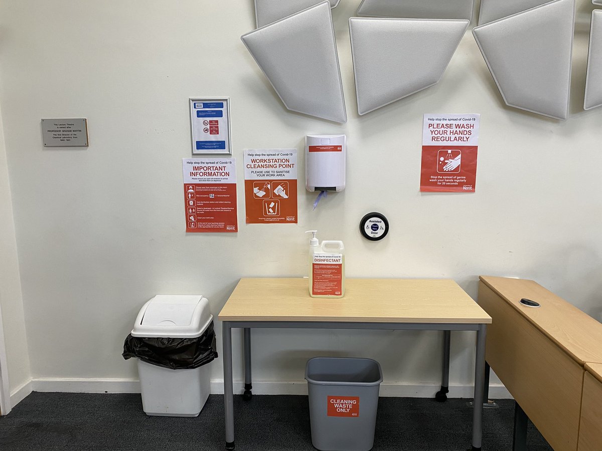 Let’s discuss Lecture Theatres! On entry make sure to read the important information and make sure to disinfect the table where you choose to sit. Please do not sit anywhere that is taped off, this is to ensure we are all complying to social distancing guidelines. 👏🏻