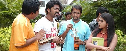 Actress_Sandhya's tweet photo. Memories Of #Vallavan 😁Thank you #str ❤️❤️ 

#14yearsofOurVALLAVAN https://t.co/8BEaOlwapU
