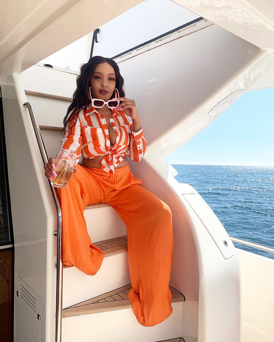pinkygirl_sa's tweet photo. Life is for living☺️🍊🏖🛥

Don’t let the internet rush you. 
Own race. Own pace.🍊☺️ https://t.co/OXKUpai2iC