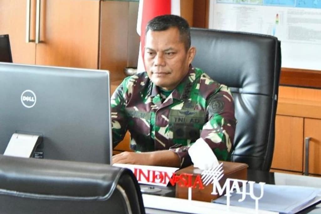 Puspen_TNI's tweet photo. Kasum TNI Letjen TNI Joni Supriyanto mewakili Panglima TNI memberikan pembekalan akhir kepada peserta pendidikan Sespimti Polri Dikreg ke-29 dan Sespimmen Polri Dikreg ke-60 secara virtual, di Mabes TNI Cilangkap, Jakarta Timur.
#tni #p5tni #kasumtni #sespimti #sespimmen https://t.co/GKyh7NsDC0