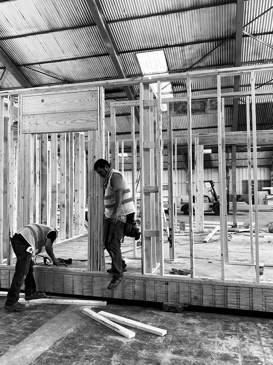boxprefab's tweet photo. Factory Framing! #prefab #prefabhouston #houstonprefab #prefabmodern #designandbuild house #modularhome   #prefabhome #modular #modulararchitecture #prefabarchitecture #prefabhome #prefabricated #sustainablehome #homebuilder #build #construction #boxprefab https://t.co/RuvDbMIBmC