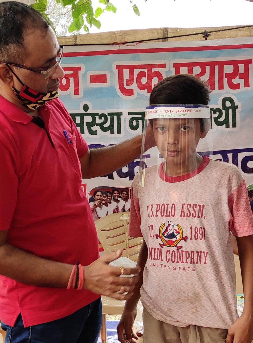 RajeshHindusta3's tweet photo. #कोरोना के प्रकोप से बचाव के लिए #utthanekprayas के #शिक्षाकेंद्र में बच्चों को #facesheilds दी गयीं और ......
इसके साथ ही #शिक्षाकेन्द्र फिर से शुरु..
@DCPCR @DelhiSmc @NitinTyagiAAP https://t.co/SlS2tBHRtd