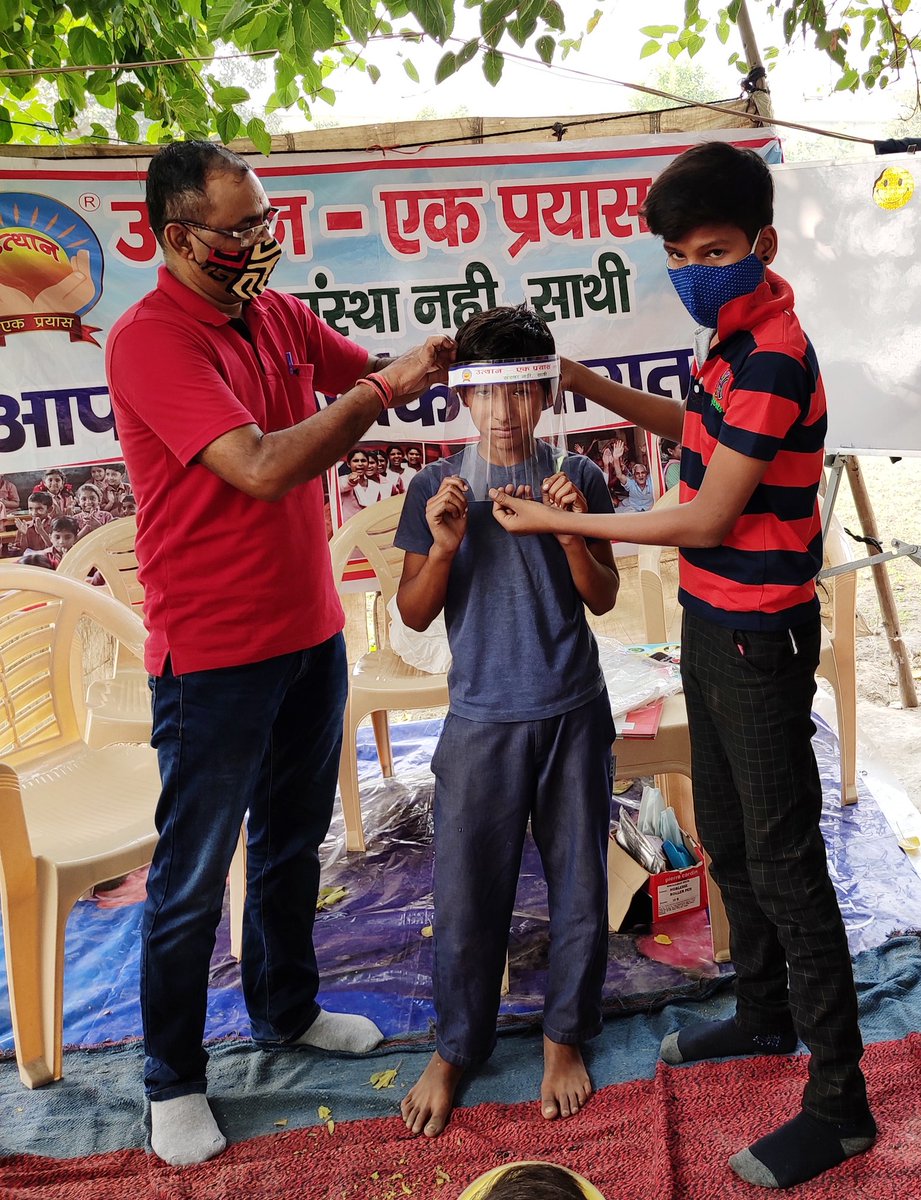 RajeshHindusta3's tweet photo. #कोरोना के प्रकोप से बचाव के लिए #utthanekprayas के #शिक्षाकेंद्र में बच्चों को #facesheilds दी गयीं और ......
इसके साथ ही #शिक्षाकेन्द्र फिर से शुरु..
@DCPCR @DelhiSmc @NitinTyagiAAP https://t.co/SlS2tBHRtd