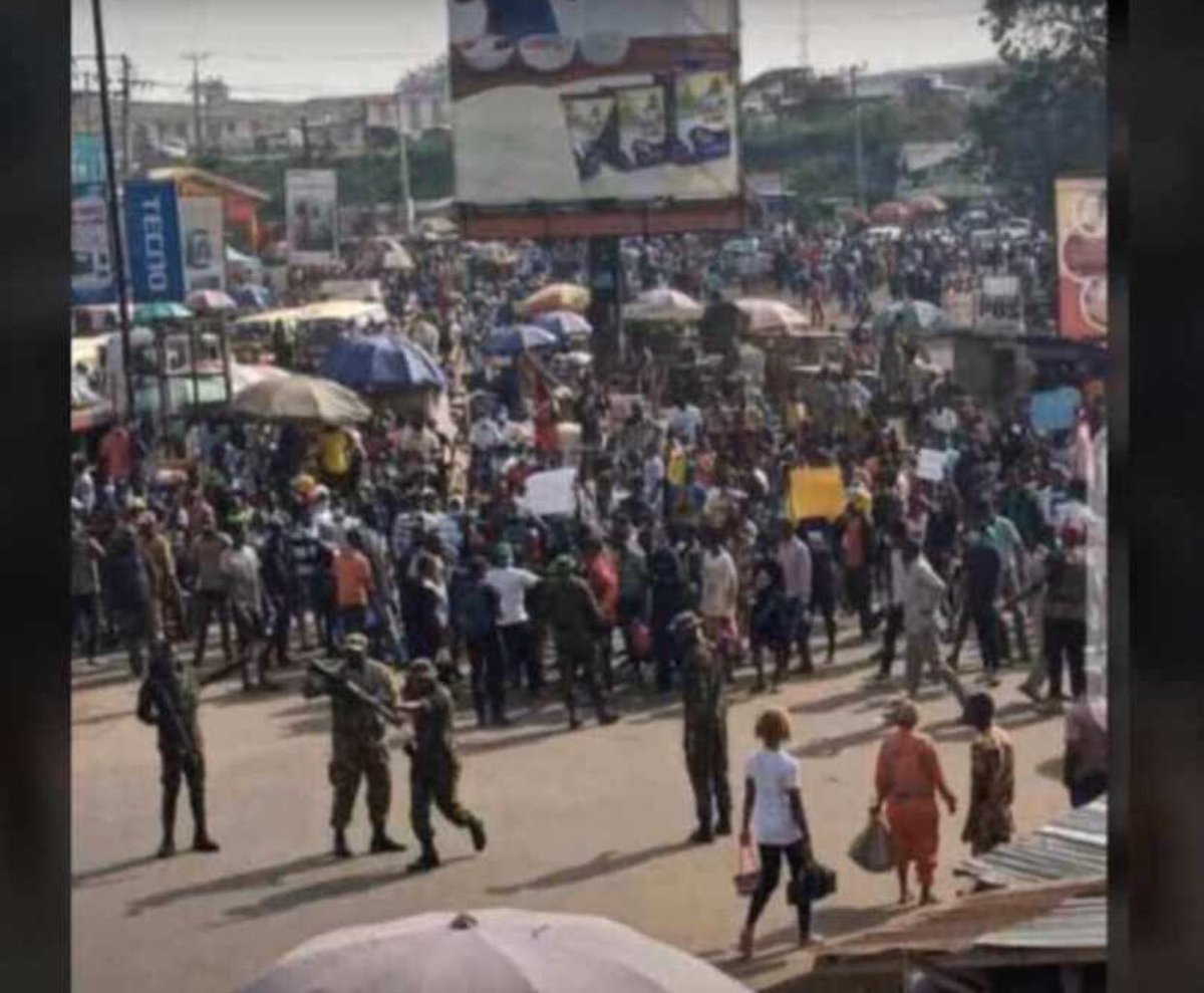 oluwatomi241's tweet photo. Military escorts for protesters in Ibadan! 
Nobody badder than Seyi Makinde❤️

 #BuhariHasBeenABadBoy
Tacha wike bolt PH Rivers Kemi Olunloyo https://t.co/m8LutGdBpG