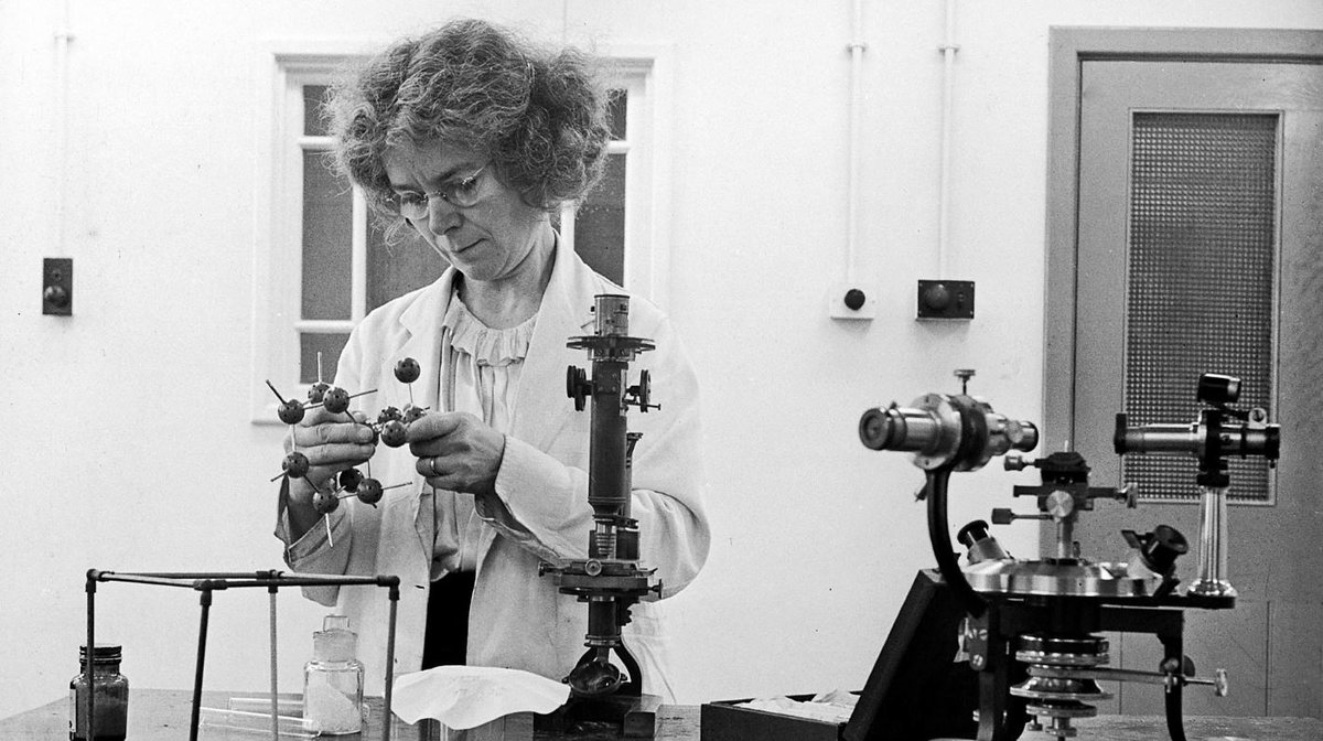 Kathleen Lonsdale (1903-1971) was an early pioneer of X-ray crystallography, a field primarily concerned with studying the shapes of organic and inorganic molecules. She was the first woman, alongside Marjory Stephenson, admitted as a fellow to the Royal Society.  #AdaLovelaceDay  