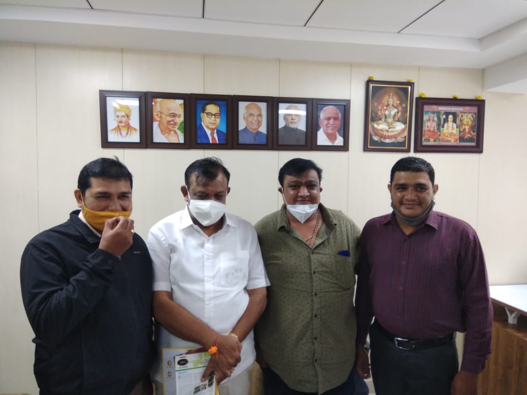 pavankumar04's tweet photo. Felicitation by #Vipra_Business_forum to our honourable #Chairman Sri #SachidanandaMurthy ji and me at our #KSBDB office {#GOK}.
@SMurthyBJP @Rghavendragrbjp @youdle @manju537 @RamanaSuresh @ManjuGundappa @MurariMurali3 @akshath_dn @Sharath0055 https://t.co/yNwjFeaOS4
