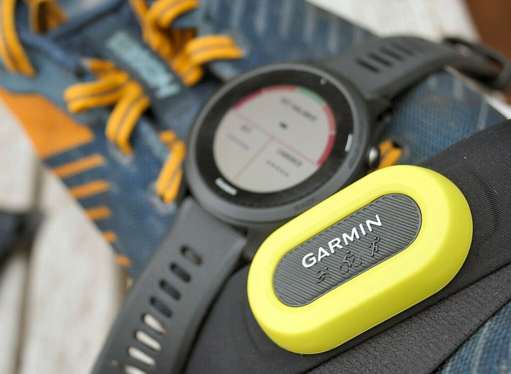 the5krunner's tweet photo. The greatest #garmin #hrmpro ever made. most features as well as most $£$£$£. At $130 it is far from cheap but it has all the #triathlon features a 'triathlete will ever need. review on the blog⁠
⁠
⁠
⁠
#strava #running #swimming #exercise https://t.co/KkjoMYvOGo https://t.co/n1aj1zxluH
