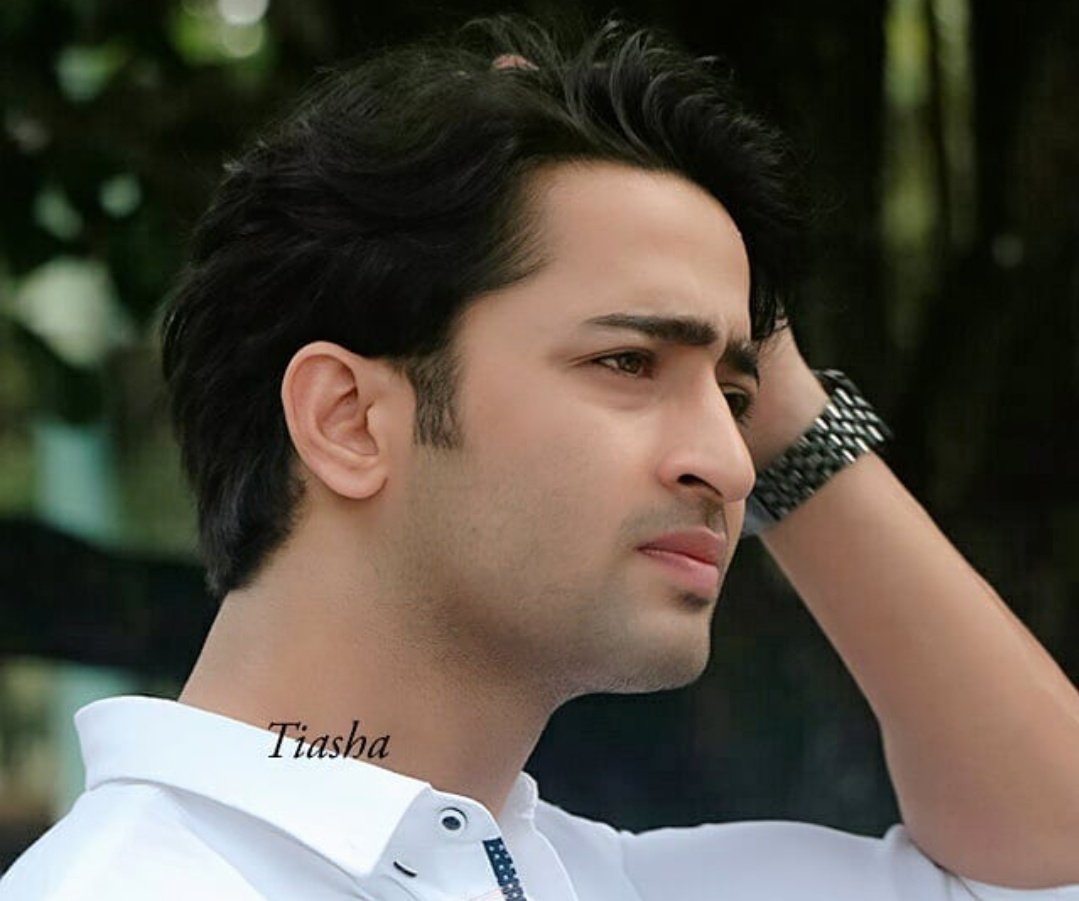 Sometimes I am Jealous of Those Fingers..So Lucky Dey are to get Passed thru Dem..But D Next second dat Jealousy is Gone..When I see D Most Beautiful Face Again..Dey get Chance to touch dem every now n then& I can just Imagine dis in my Dreams Certain + #ShaheerSheikh