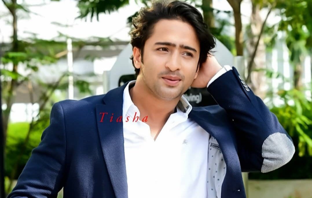 When You Shake Your Head..With Your Flowy & Flickery HAIRS..You Say that is Your Best Move..But You Don't Know After Watching this..How Many of Us Get Down On Our Knees.. Their Heart Swiftly Beats..And Eyes Gets Drooled..+ @Shaheer_S #ShaheerSheikh