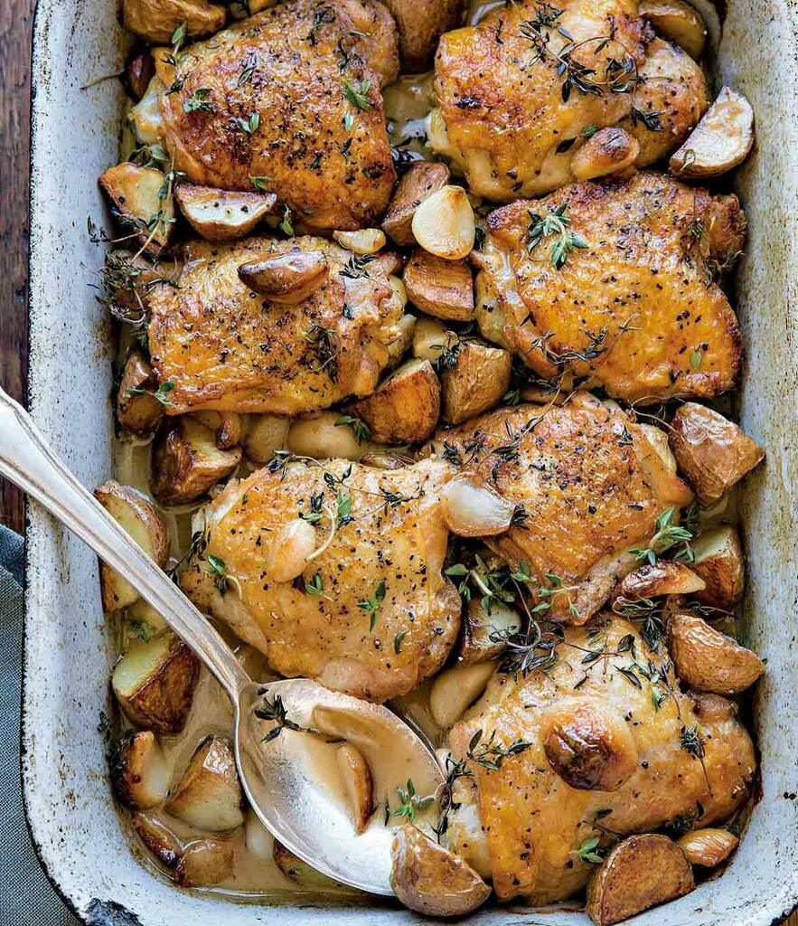 SafirNutrition's tweet photo. 40 cloves garlic chicken
Find the recipe on my site - link in bio. Book a nutritional consultation today
#SafirNutrition #Nutrition #Nutritionist #Nutrients #LondonNutrition #LondonNutritionist #Food #Minerals #Vitamins #Health #Lifestyle #Diet #RealF… https://t.co/t3qxL03Qv2 https://t.co/KmyiXGurHN