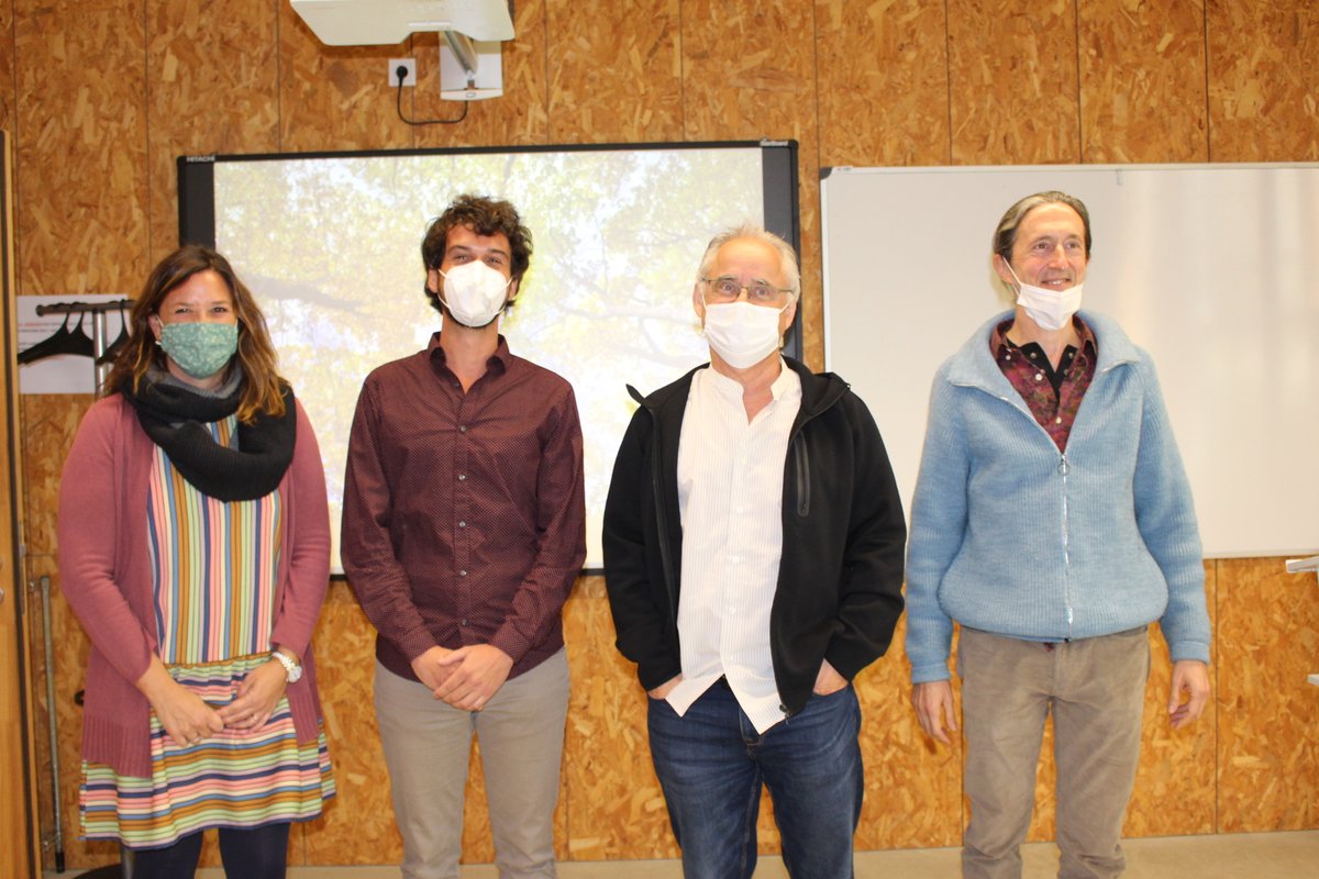 ICTA_UAB's tweet photo. 🎓We have a new doctor in the house! 👏👏
Congratulations to Dr. Albert Bach on defending his dissertation "Mediterranean Forest and Health: Analysing the interactions between forest chemistry and humans". 

(📸With directors Dr @rosermaneja, Dr Josep Peñuelas &amp; Dr Joan Llusià) https://t.co/1CRzkZF75T