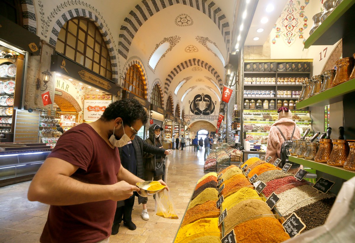 Обмен в стамбуле. Египетский базар в Стамбуле. Египет рынок. Золотой рынок в Стамбуле. Египетский рынок в Стамбуле снаружи.
