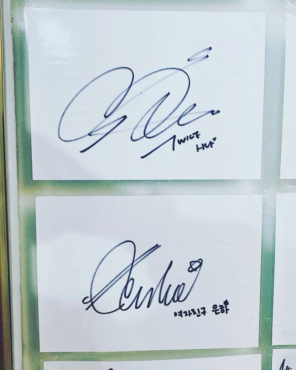 Sana and Eunha (Gfriend) went to an escape room called The Maze and left their autographs 🥰
instagram.com/p/CGR-m9KFOsS
#TWICE #트와이스 @JYPETWICE