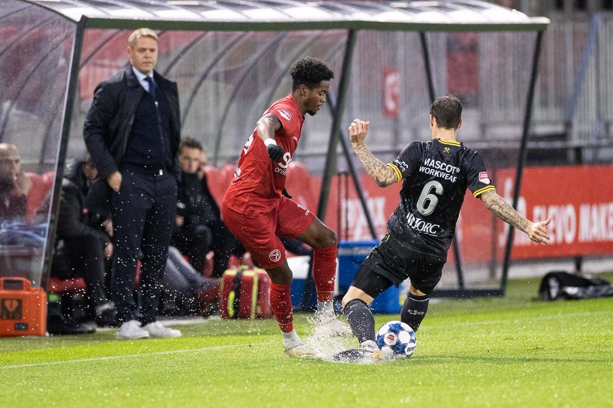 Almere City FC tweet media
