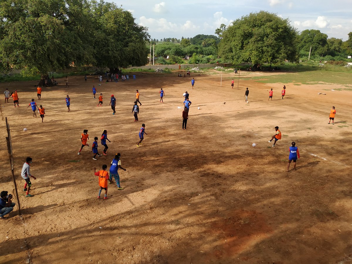 saikpulluru's tweet photo. Day 4 of @farenet #FootballPeople week &amp; @FundacionLaLiga Mixed-Gender festival and we are in D. Honnur village. Nearly 40+ girls and boys participated: enjoyed playing football after 7 months, recieved soaps and masks as well as COVID19 safety pamphlets. #EqualPlay @ASA_RDT https://t.co/UUTw2qqWvq