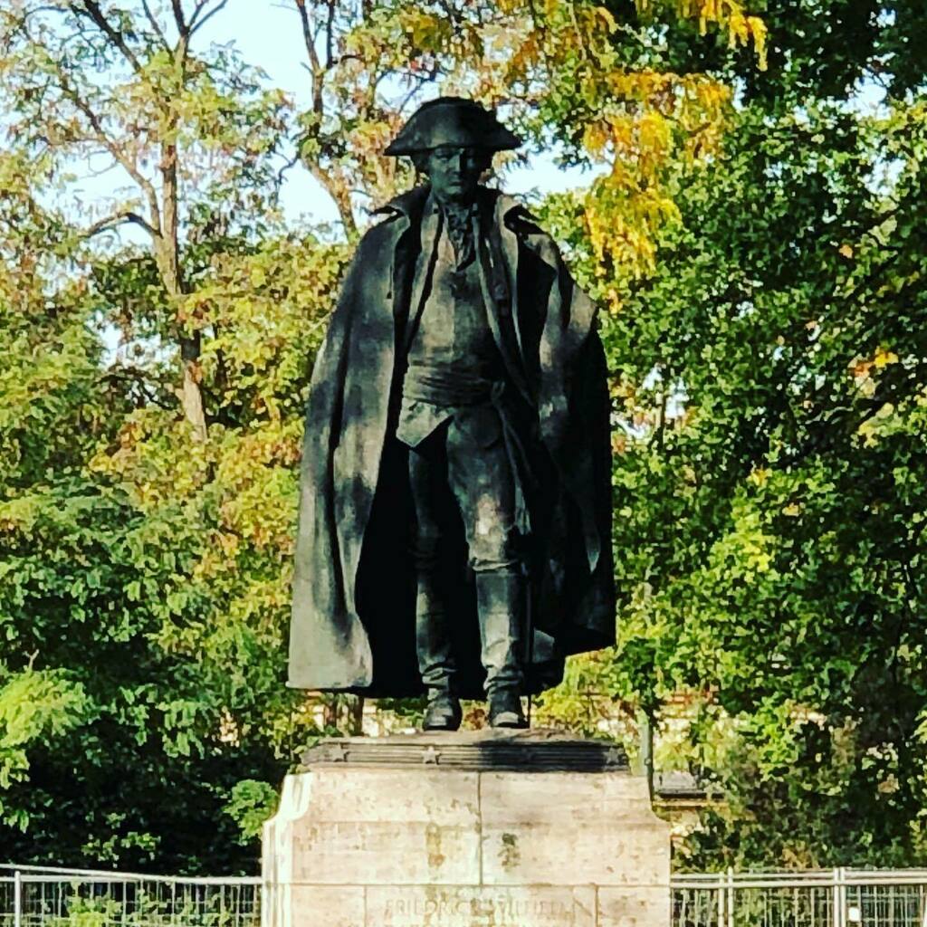 I just voted. In America. I went to the US Embassy with my absentee ballot and after a quick walk through a metal detector and a flight of stairs, I handed it off to the lady behind the glass and that was it! They put it in one of their envelopes and it … instagr.am/p/CGSGIBzAvoG/