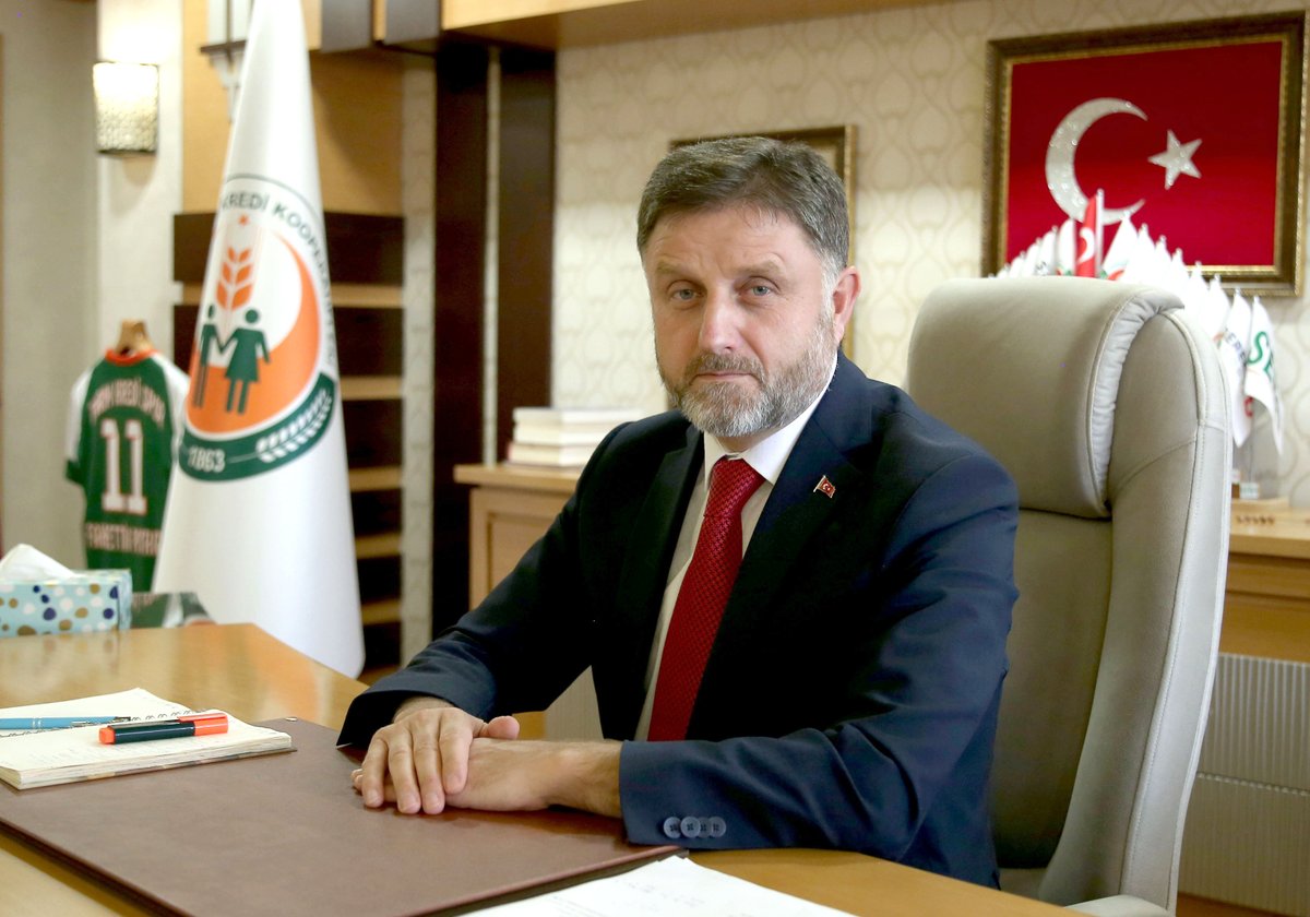 Türkiye #TarımKredi Kooperatifleri Genel Müdürü Dr.Fahrettin Poyraz: Kredi borçlarını zamanında ödeyen ortaklarımıza teşekkür mahiyetinde başlattığımız #BereketliKredi ile ortaklarımız 10 bin TL’ye kadar faizsiz kredi kullanabilecek.
#ÇiftçimizinYanındayız
tarimkredi.org.tr/gundem/haberle…