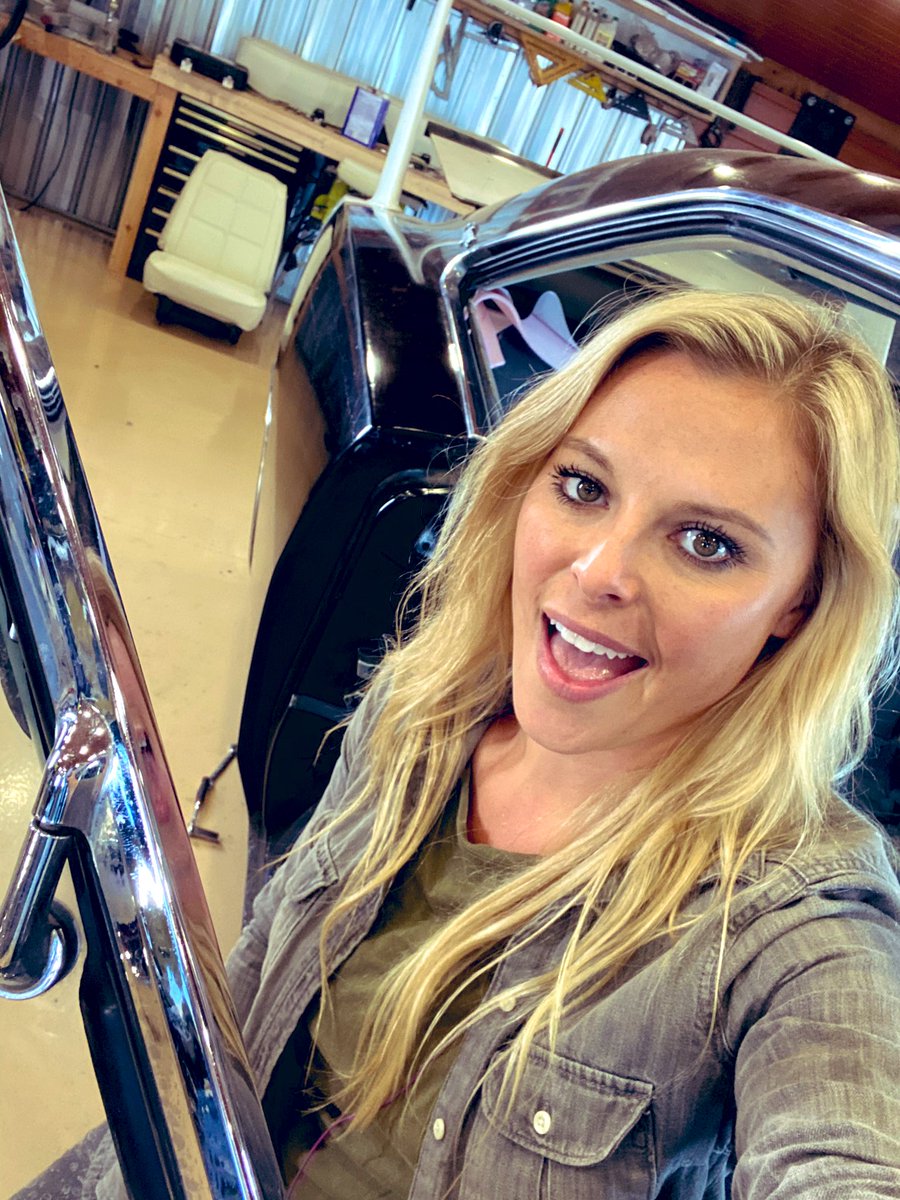 CristyLee09's tweet image. Filming the season finale of @GarageSquad this week 🎥 #season7 #almostawrap