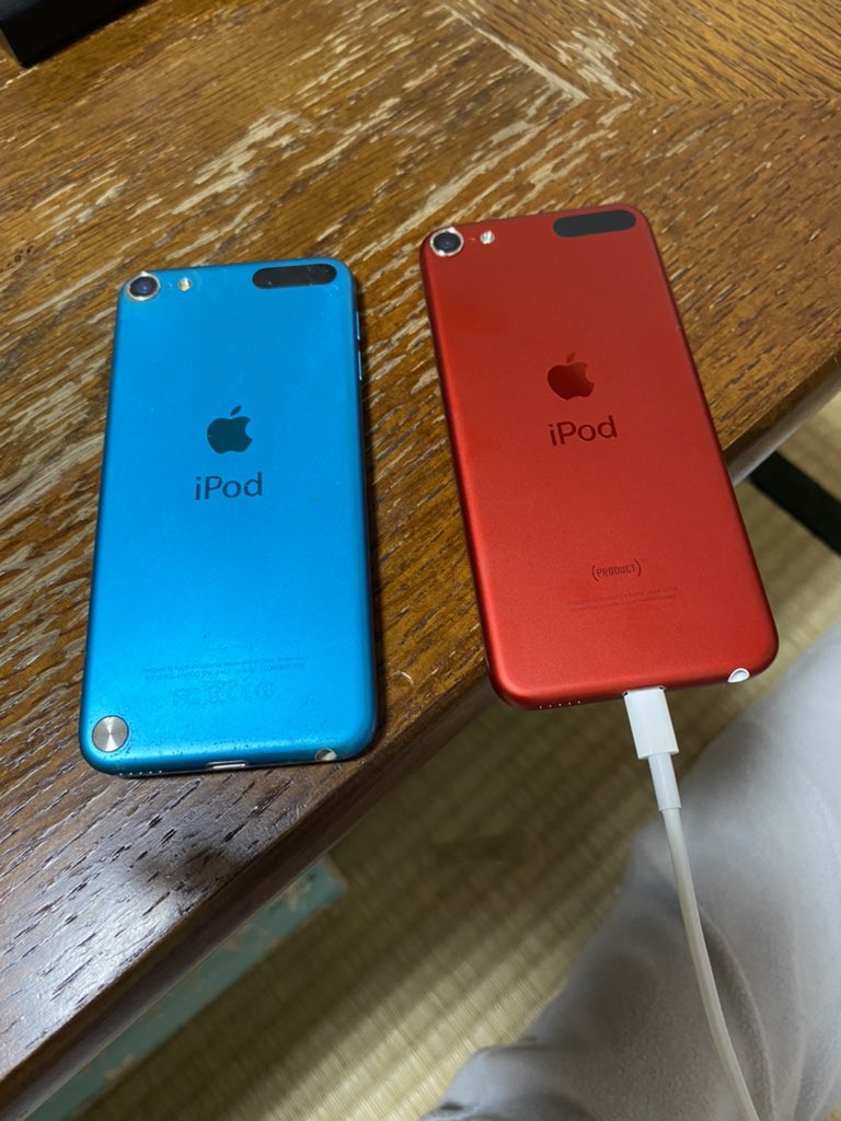 WTokue's tweet photo. 新しいipod touchを買っちゃいました🥰
自分があまり選ばない赤のipod touchにしました😉
今まで頑張ってくれたブルーのipod touchお疲れ様でした😌
よく7年間頑張ってくれました。
これからは赤のipod touchで教えに行ってきます😊
#ipodtouch7 https://t.co/eqWci7VUTI