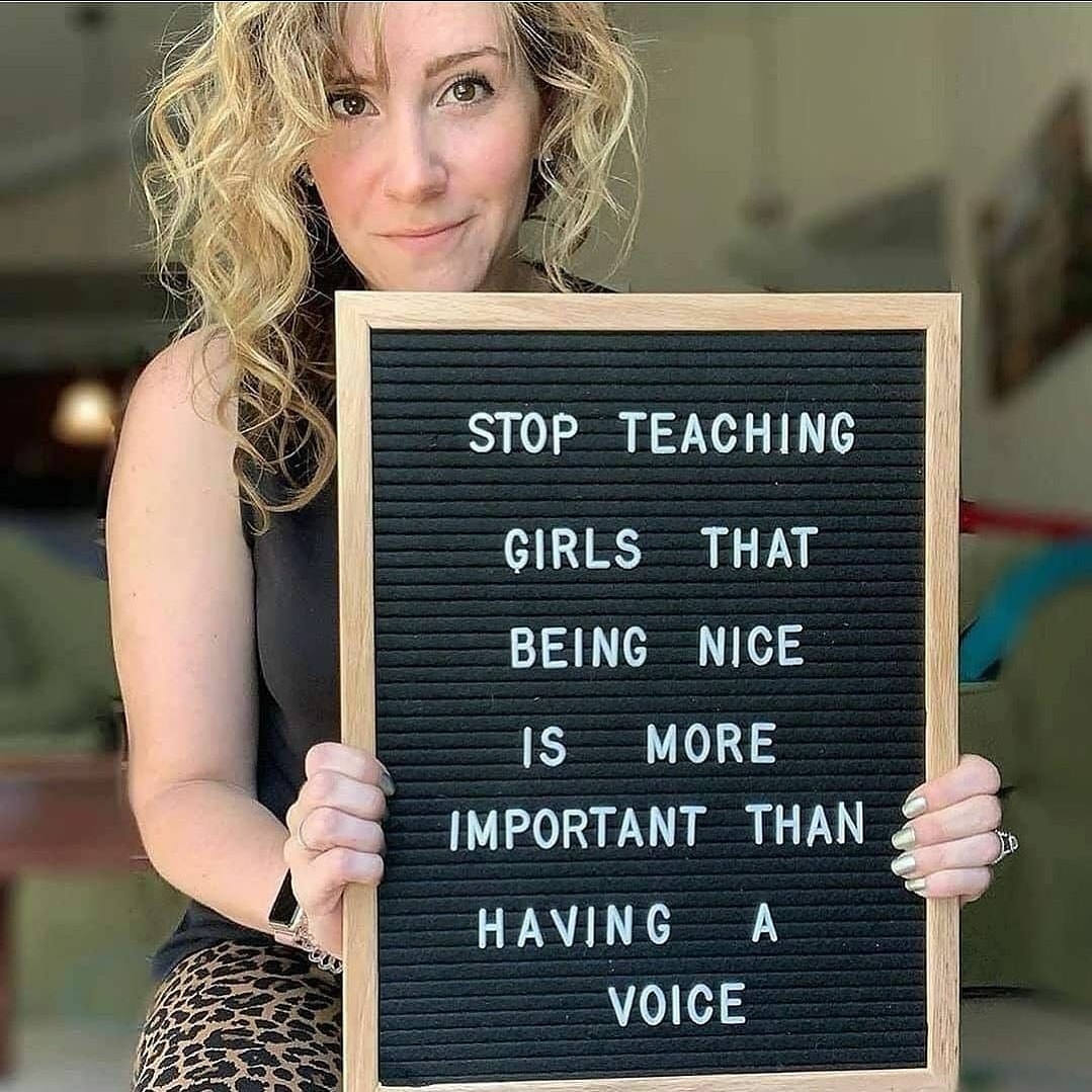"Our society teaches young girls that you're supposed to twist yourself into shapes to make yourself likeable and I say that is bullshit. Forget about likeability or you are not going to tell your story honestly." <a href="/ChimamandaReal/">Chimamanda Ngozi Adichie</a>  📷 Dr. Emy Monday 👇