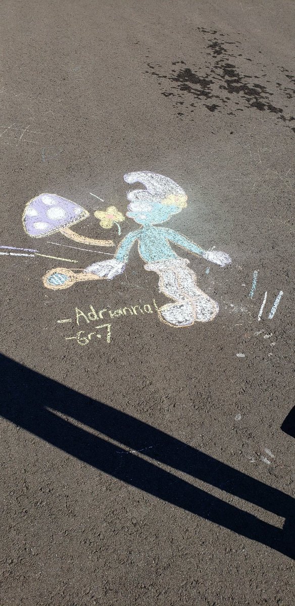 A little smurf to brighten our outdoor time <a href="/ctk_dp/">CTKDPCDSB</a> 
#ArtistOnTwitter