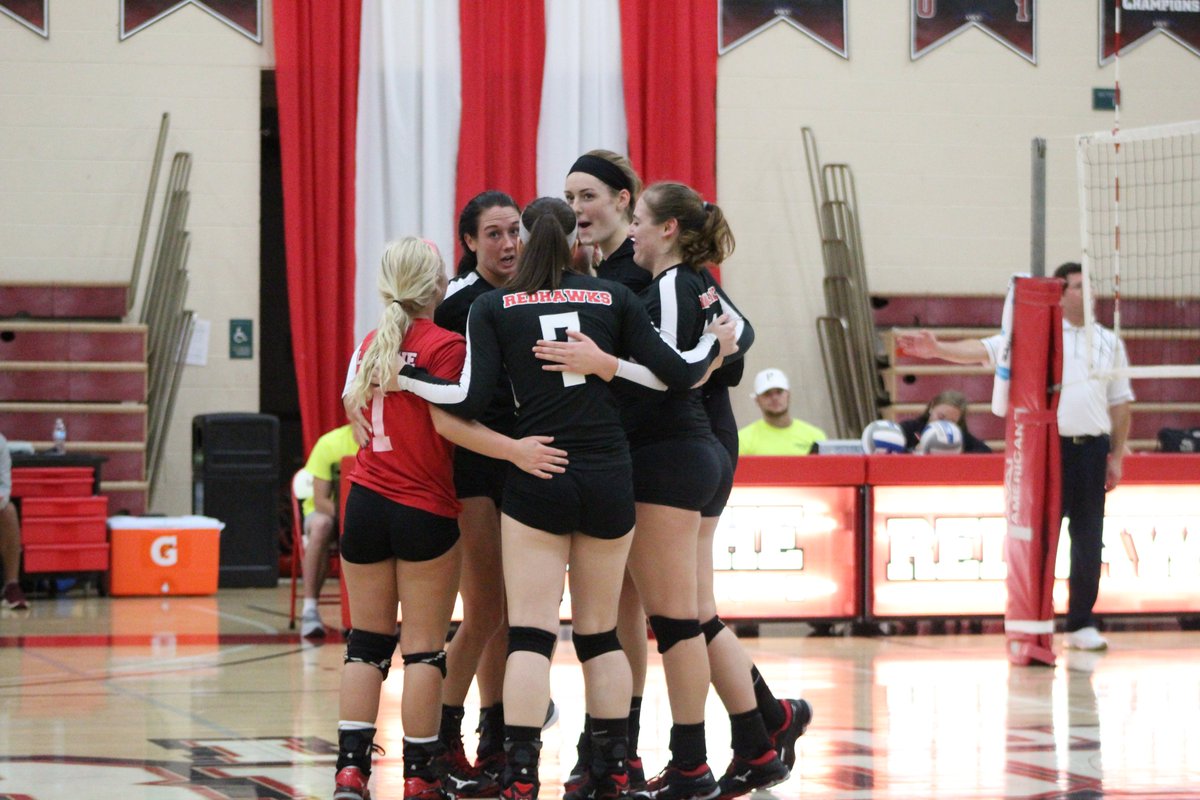 LaRocheRedhawks's tweet photo. OTD in La Roche history (Oct. 13, 2018), @LRU_VB made an incredible comeback to defeat Penn St. Behrend, 3-2. The Redhawks lost the first two sets by a combined score of 50-19 before rallying to win the next three! Eight different Redhawks had multiple kills #RedhawksRewind 🏐⏪ https://t.co/LpU2Qw47p5