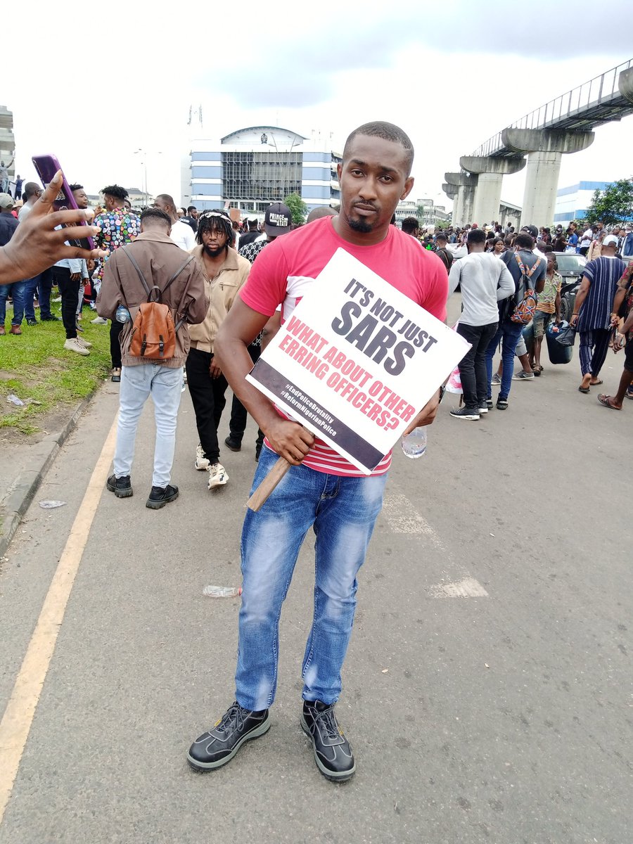 Miraclephilip11's tweet photo. End SARS
#EndSarsProtests https://t.co/qxBB89Dnix
