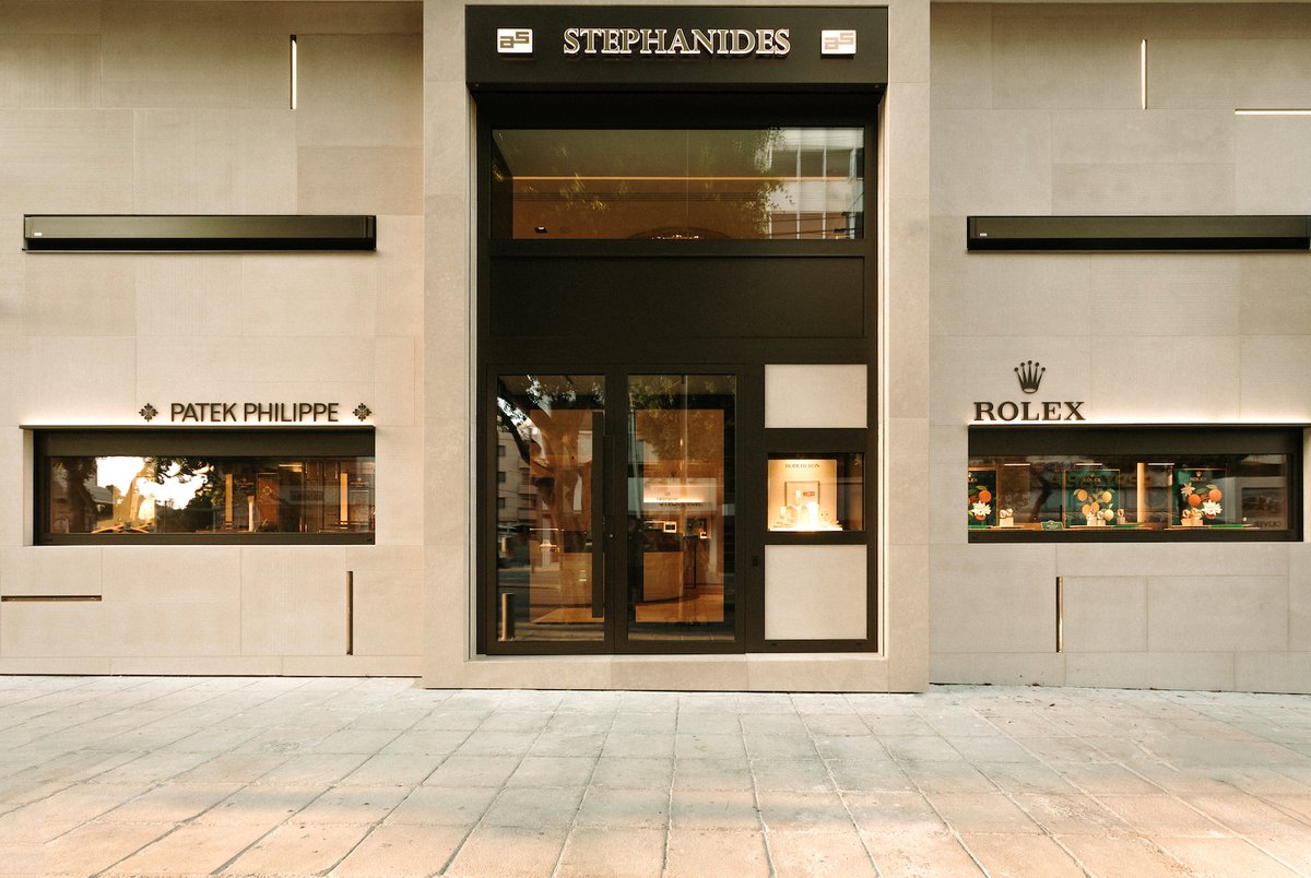 cppluxury's tweet photo. A. Stephanides opens brand new luxury watches & jewellery retail concept in Limassol
https://t.co/SviLLXY7S7
#Stephanides #AStephanides #Limassol #luxury #luxurystore #luxurywatches #luxuryretail #retailconcept #DobasAG #Dobas #DobasInteriorDesign https://t.co/HekzsdLNtz
