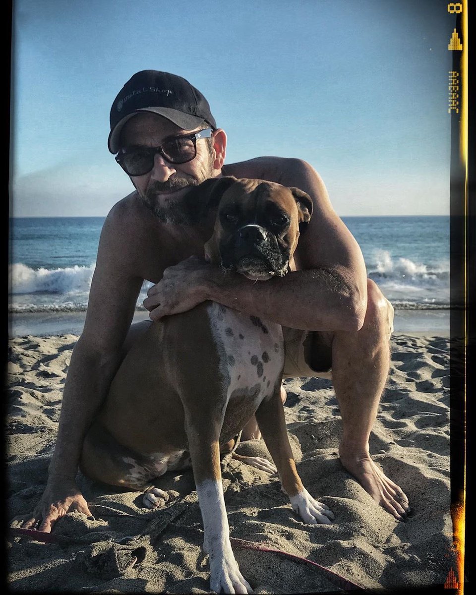 LukePerryDaily's tweet photo. This picture is Brian Austin Green’s Lock Screen and now mine too. ❤️❤️
#lukeperry https://t.co/WuarCAr30L