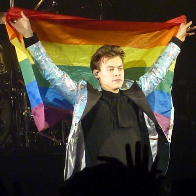 0iiiOiii's tweet photo. I vote #FineLine by @Harry_Styles for #AlbumOfTheYear #TDYAwards @965TDY ;)) https://t.co/wla5QiXu0c