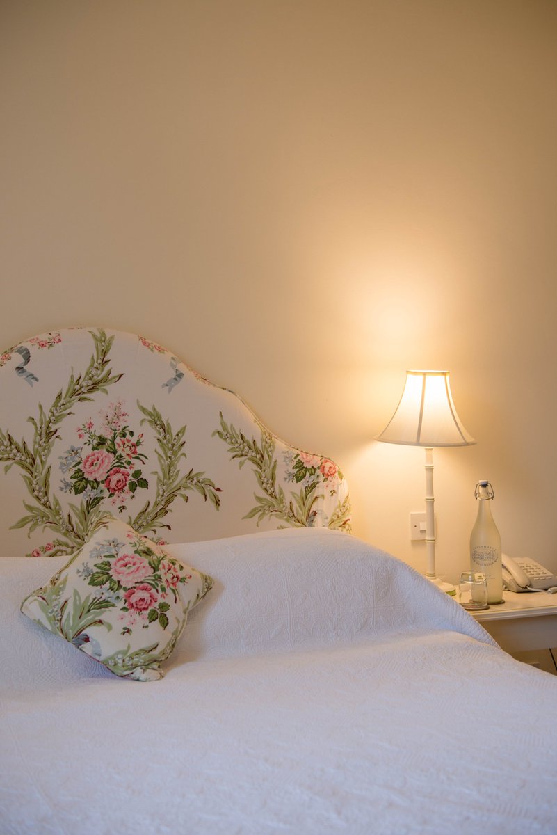 Ballymaloe's tweet photo. Planning a #corkcation this weekend or for the #bankholidayweekend ? πΈπ΄π·ποΈπ³
Join us for exceptional @ballymaloe Dinner, Bed & Breakfast value #makeabreakforit #purecork #Level3 #Covid19 #getaway https://t.co/qHN8eMQ4X2 https://t.co/SgtriUfas1