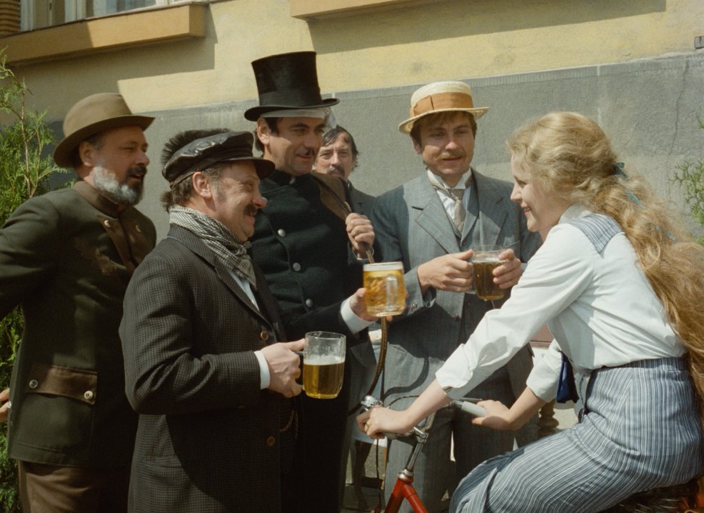 Malavida_Films's tweet photo. 🍻 La Blonde qui va émoustiller le @FestLumiere 😍!
--
1ère projection ce soir d'UNE BLONDE EMOUSTILLANTE de #JiříMenzel à 22h à l'@InstitutLumiere ! Séance présentée par Joël Chapron, @AnnaLauraBI &amp; Lionel Ithurralde !
--
https://t.co/1aRXrQVCed https://t.co/o8zd8KeoDp
