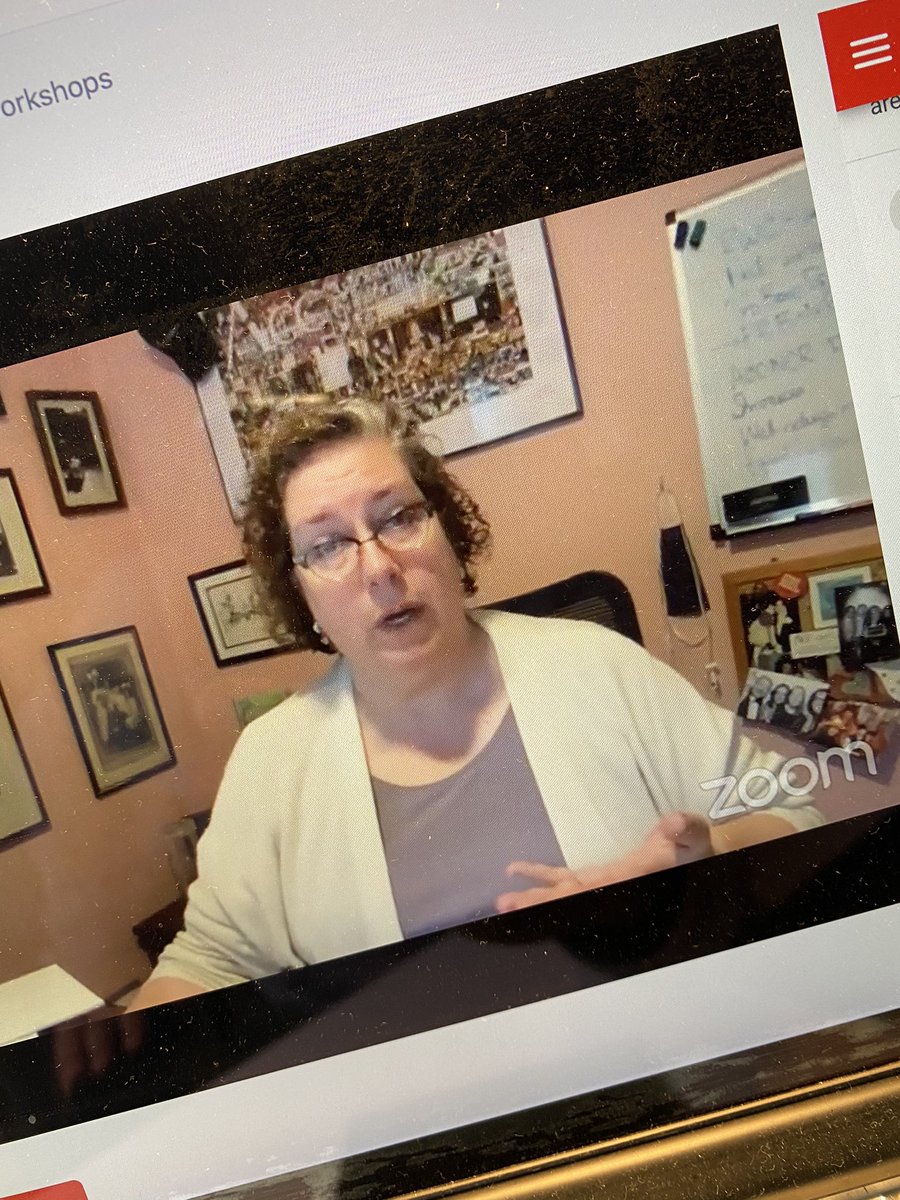 #high5 <a href="/HackettInHouse/">Susan Hackett</a> ... first of the live ask the experts #LegalGeek