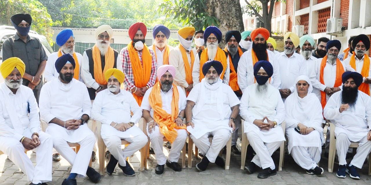 Big jolt to BJP, more than 4 dozen leaders from Nabha, Khanna and Mukerian join SAD